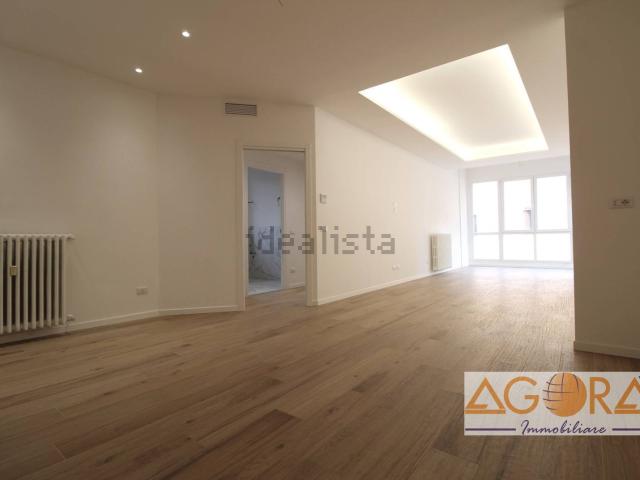 Appartamento in vendita di 140 m² in Via Giosuè Carducci, 25