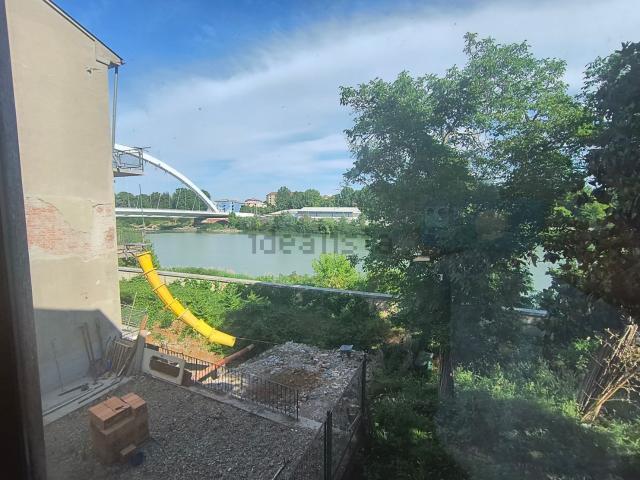 Appartamento in vendita di 140 m² in Via Giordano Bruno