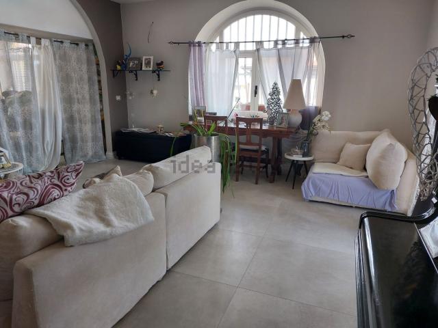 Appartamento in vendita di 140 m² in Via Giovanni Chiarini