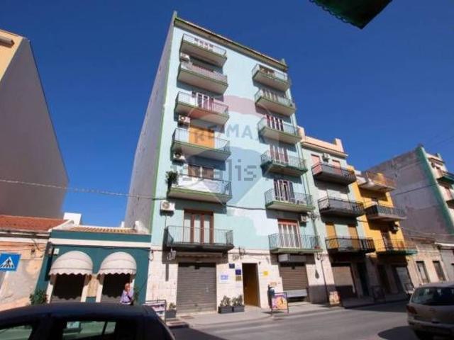 Appartamento in vendita di 140 m² in Via Giovanni Lavaggi, 127