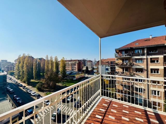 Appartamento in vendita di 140 m² in Via Giovanni Servais, 93