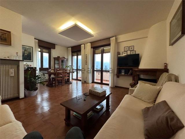 Appartamento in vendita di 140 m² in Via Giovanni Papini, 4