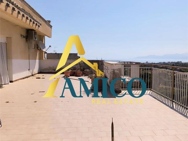 Appartamento in vendita di 140 m² in Via Giovanni Pascoli