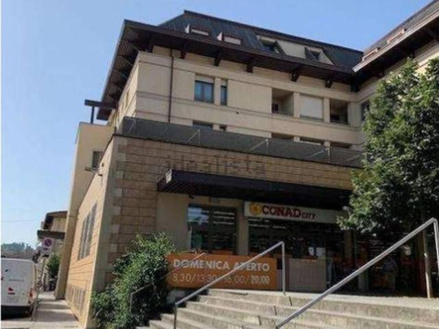 Appartamento in vendita di 140 m² in Via Giovanni Pascoli