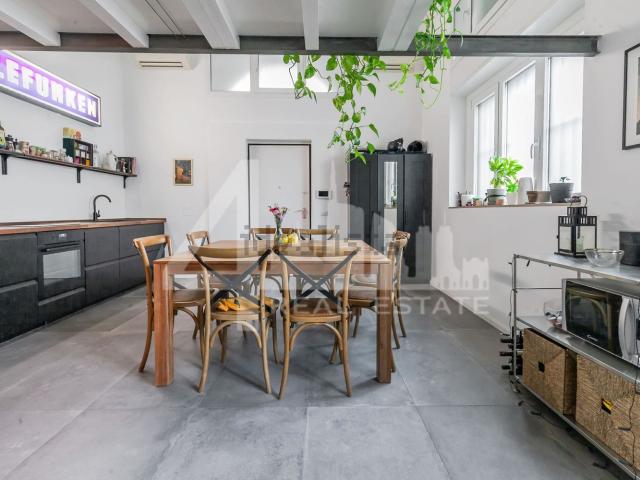 Appartamento in vendita di 140 m² in Via Giovanni Pascoli, 35