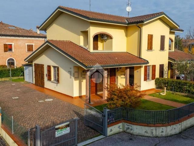 Appartamento in vendita di 140 m² in Via Giovannini, 1