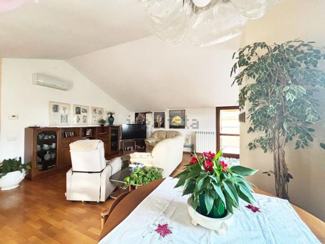 Appartamento in vendita di 140 m² in Via Grosseto