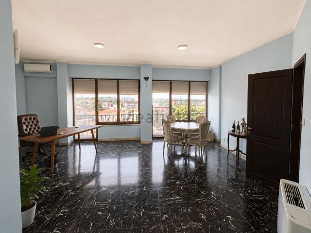 Appartamento in vendita di 140 m² in Via Guido Monaco