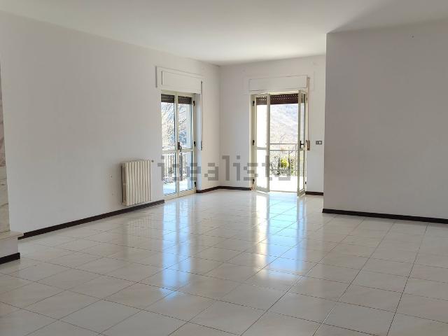 Appartamento in vendita di 140 m² in Via D. Bendicente, 1