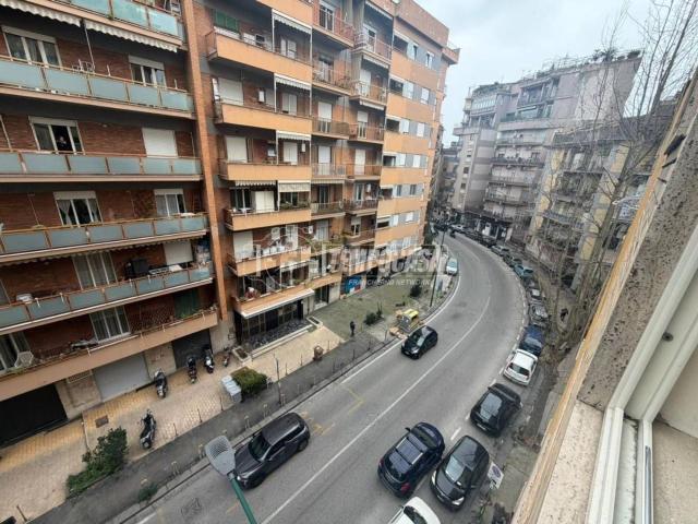 Appartamento in vendita di 140 m² in Via Domenico Fontana