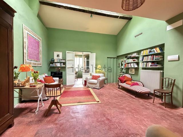 Appartamento in vendita di 140 m² in Via da&apos  Mori, 67