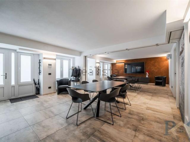 Appartamento in vendita di 140 m² in Via dei Guarneri, 24