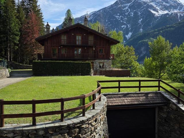 Appartamento in vendita di 140 m² in Via dei Larici, 15