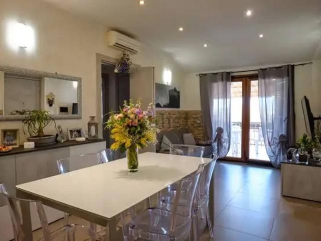 Appartamento in vendita di 140 m² in Via del Cinema