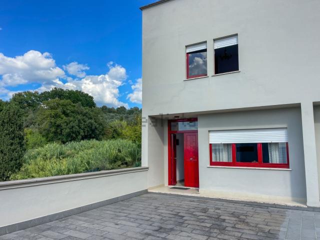Appartamento in vendita di 140 m² in Via del Piscino