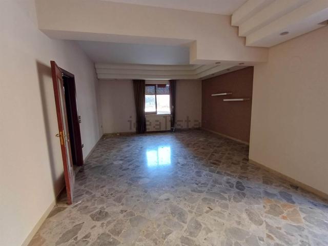 Appartamento in vendita di 140 m² in Via dello Sbarco