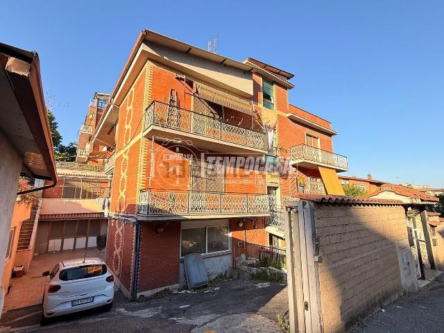 Appartamento in vendita di 140 m² in Via della Palmarola, 48