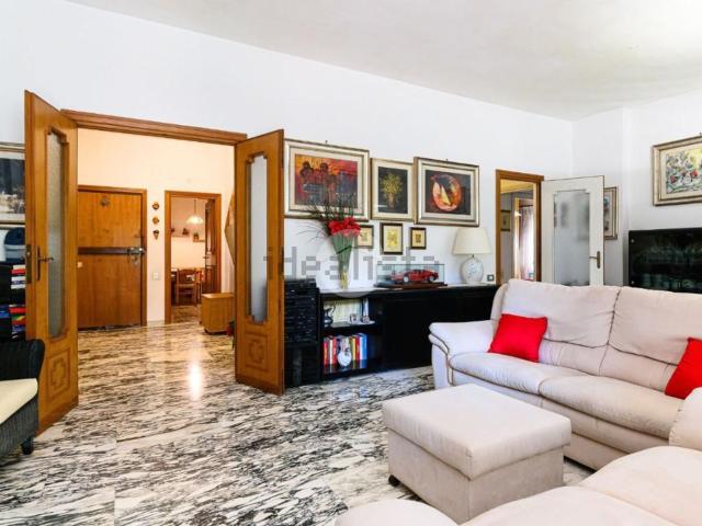 Appartamento in vendita di 140 m² in Via della Pisana, 193