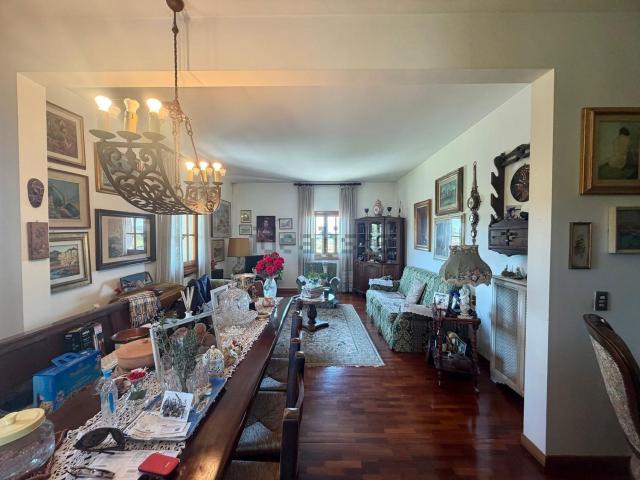 Appartamento in vendita di 140 m² in Via di Grassellino