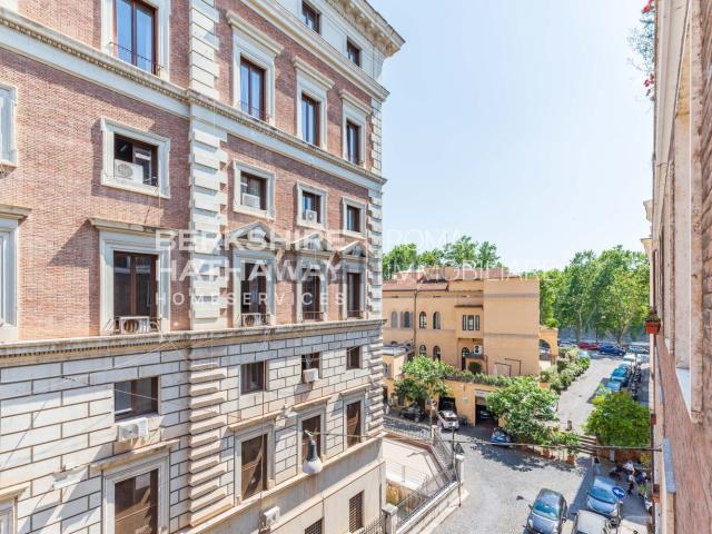 Appartamento in vendita di 140 m² in Via di San Paolo alla Regola