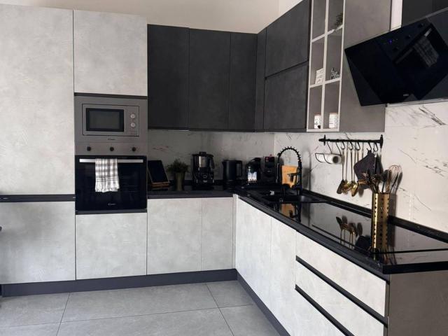 Appartamento in vendita di 140 m² in Via Emilia Ovest
