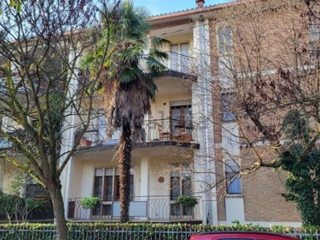 Appartamento in vendita di 140 m² in Via Enrico Bernardi, 23