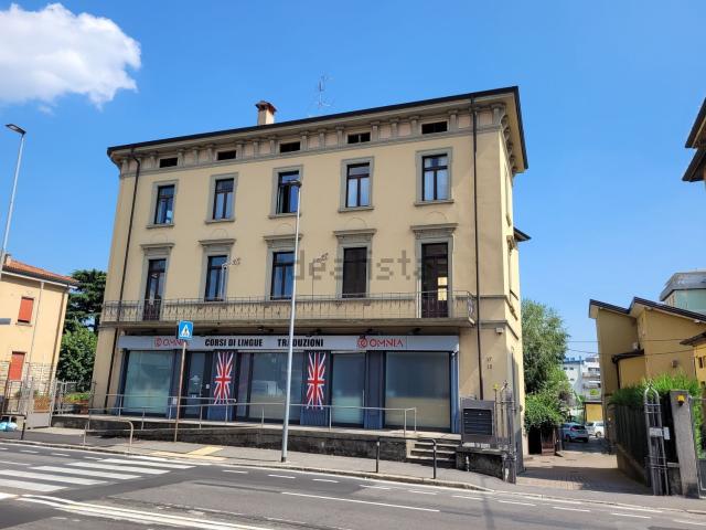 Appartamento in vendita di 140 m² in Via F. Corridoni, 17