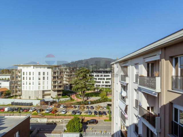 Appartamento in vendita di 140 m² in Via F. Corridoni, 42