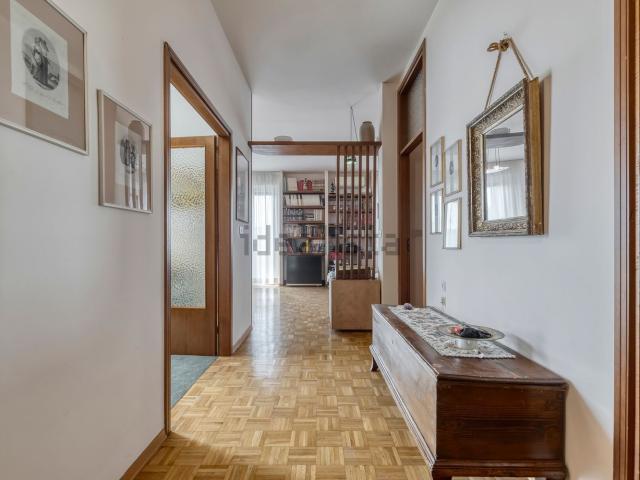 Appartamento in vendita di 140 m² in Via Federigo Enriques, 17