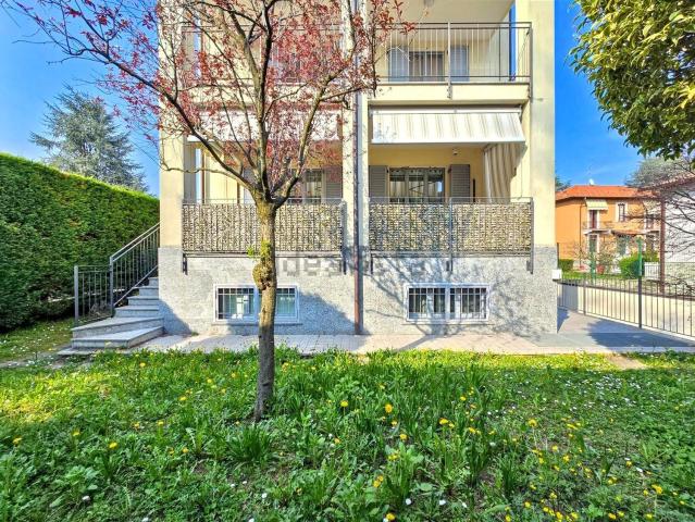 Appartamento in vendita di 140 m² in Via Flavio Gioia, 25