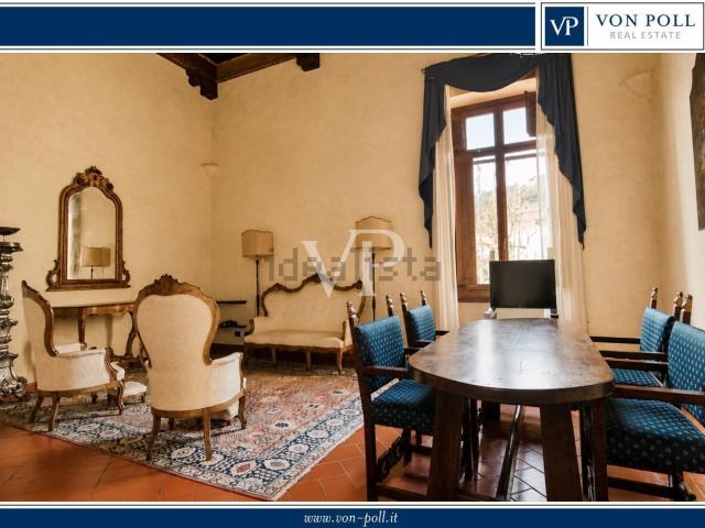 Appartamento in vendita di 140 m² in Via Franceschi