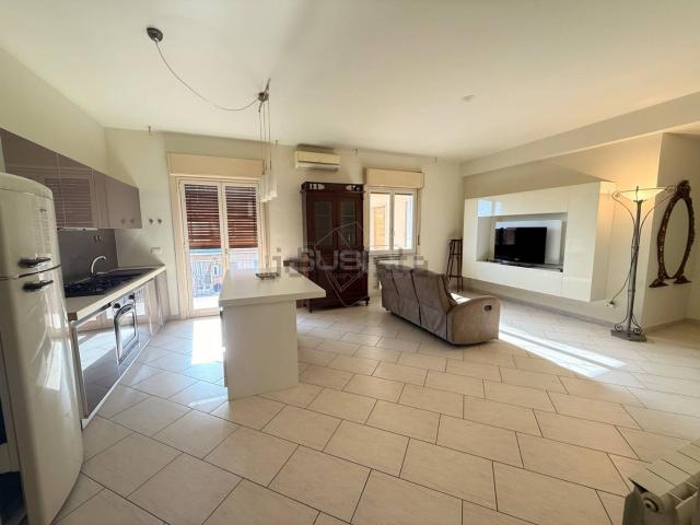 Appartamento in vendita di 140 m² in Via Francesco Accolla, 17
