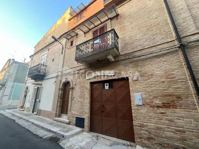 Appartamento in vendita di 140 m² in Via Francesco Crispi