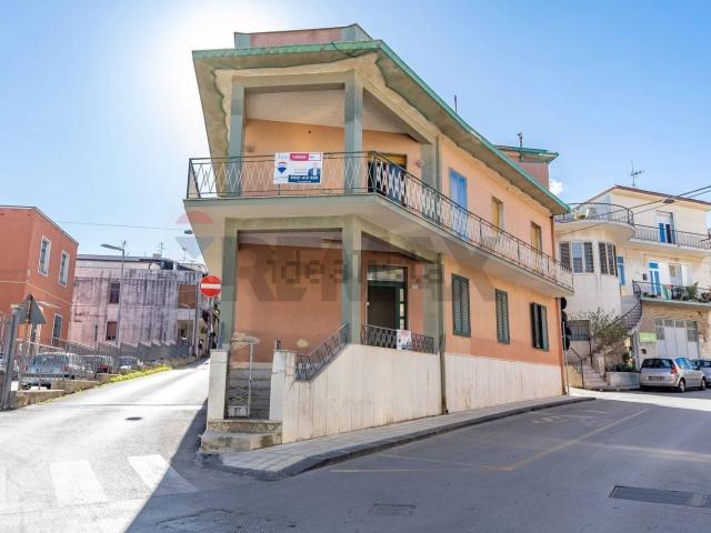 Appartamento in vendita di 140 m² in Via Iblea