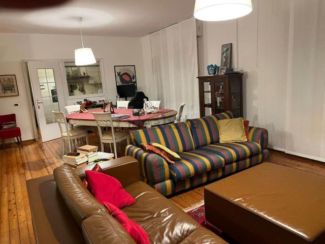 Appartamento in vendita di 140 m² in Via Isola Saloni, 37