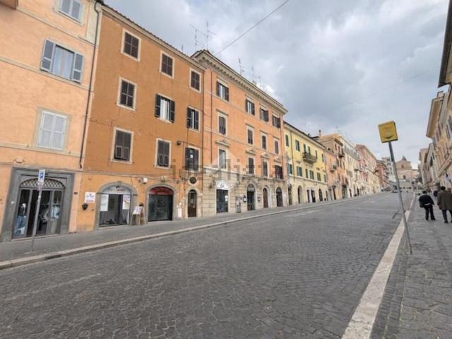 Appartamento in vendita di 140 m² in Via Italo Belardi, 27