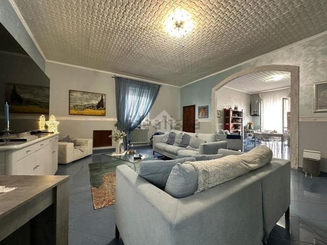 Appartamento in vendita di 140 m² in Via Ivrea, 3