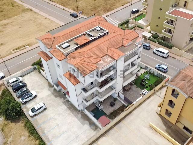 Appartamento in vendita di 140 m² in Via Joyce Lussu, 18