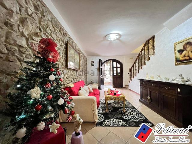 Appartamento in vendita di 140 m² in Via Olmo Perino