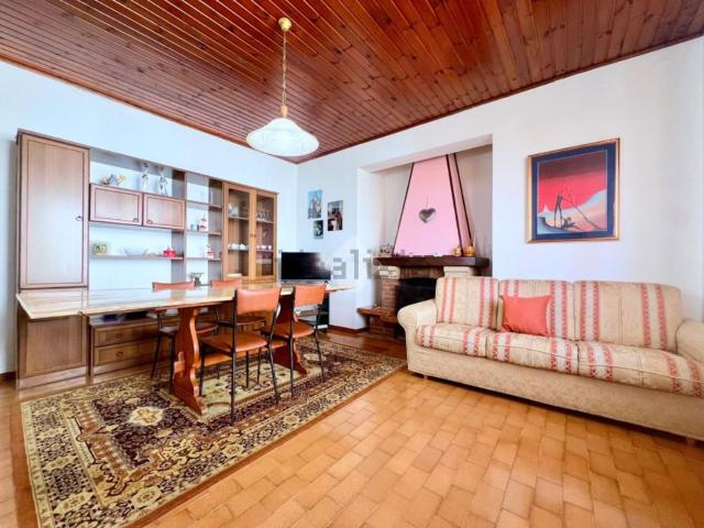 Appartamento in vendita di 140 m² in Via Ortuzzi, 18