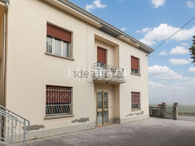 Appartamento in vendita di 140 m² in Via L. Romagnoli, 33