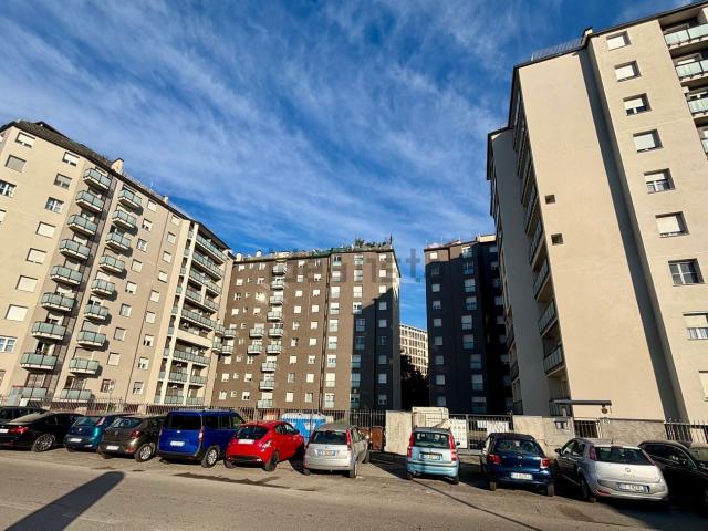 Appartamento in vendita di 140 m² in Via Lainate, 62