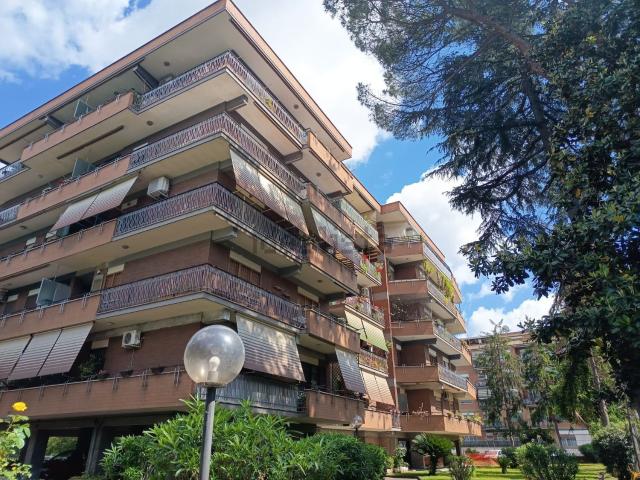 Appartamento in vendita di 140 m² in Via Luca Ghini, 107