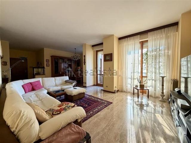 Appartamento in vendita di 140 m² in Via Lucerna
