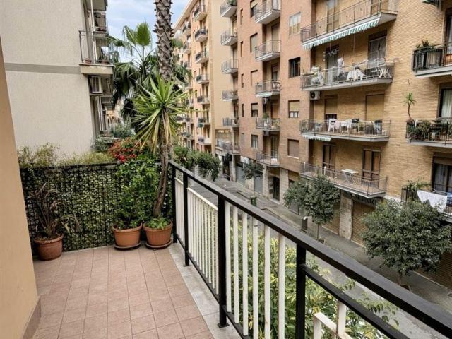 Appartamento in vendita di 140 m² in Via Lucio Petrone, 77