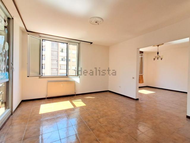 Appartamento in vendita di 140 m² in Via Luciano Romagnoli