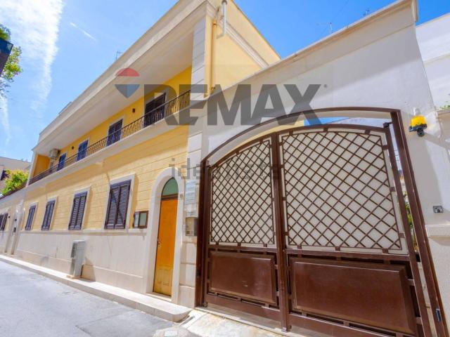 Appartamento in vendita di 140 m² in Via Luigi Settembrini, 15
