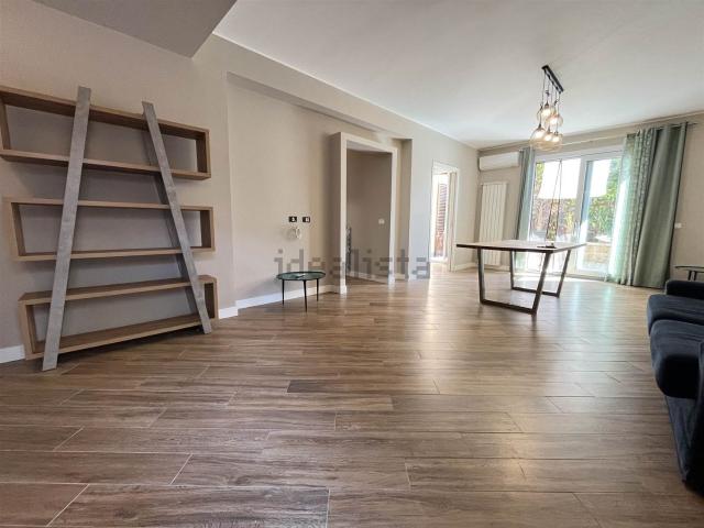 Appartamento in vendita di 140 m² in Via M. G. Zalapì, 25