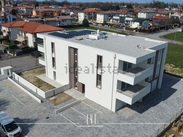 Appartamento in vendita di 140 m² in Via Monte Civetta, 100