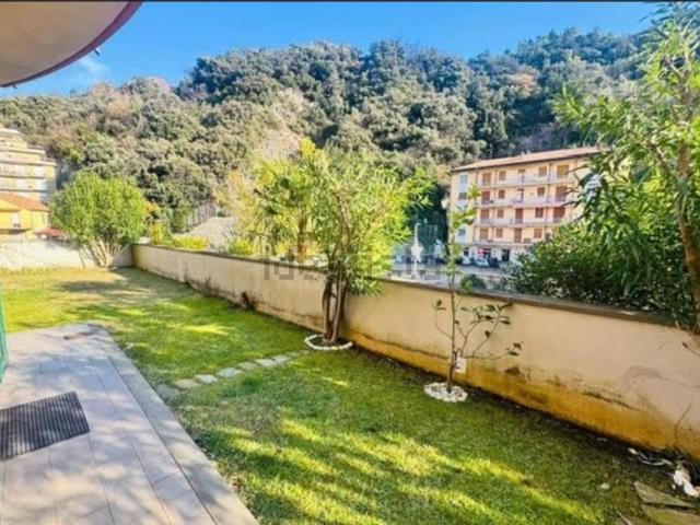 Appartamento in vendita di 140 m² in Via Monte Grappa
